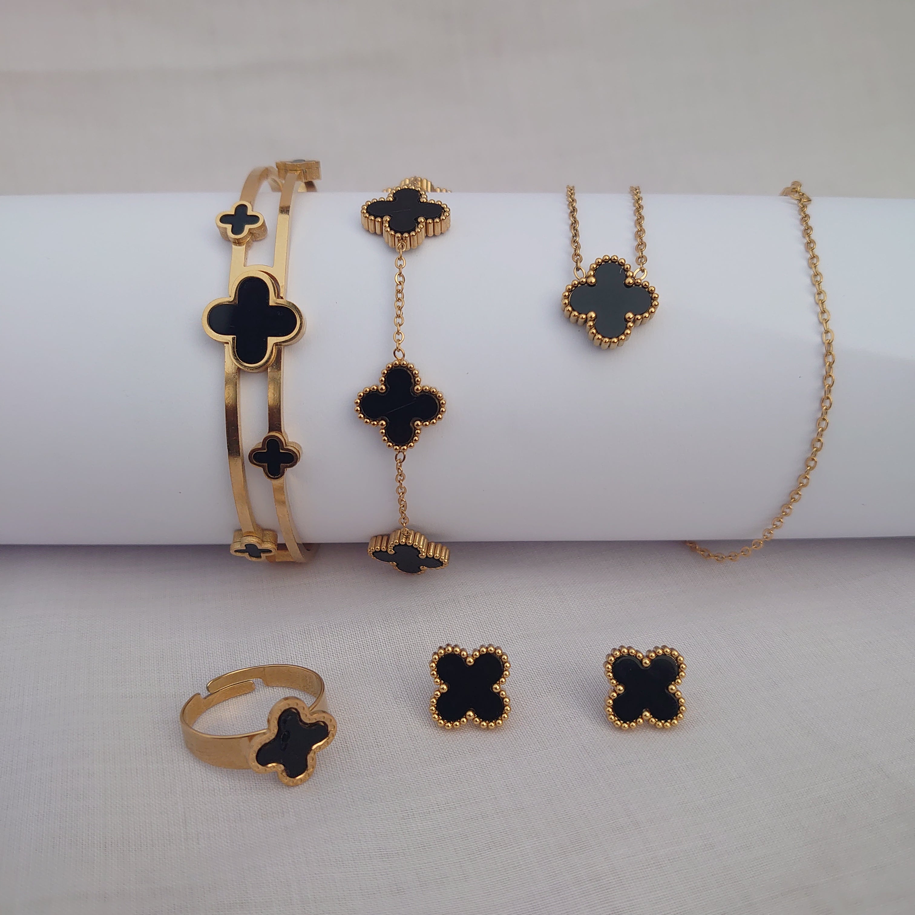 Stainless Steel Black Clover Full Set With Kara.